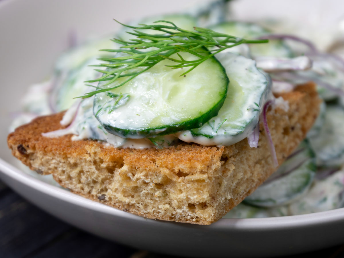 Creamy cucumber salad with yogurt
