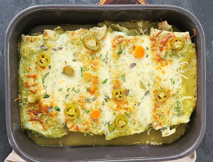 Green Enchiladas with salsa verde