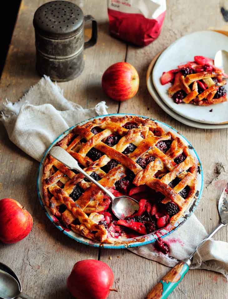 Essential Waitrose Apple & Blackberry Pie