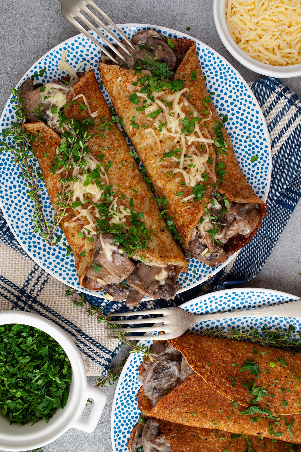 Mushroom crepes with cheese