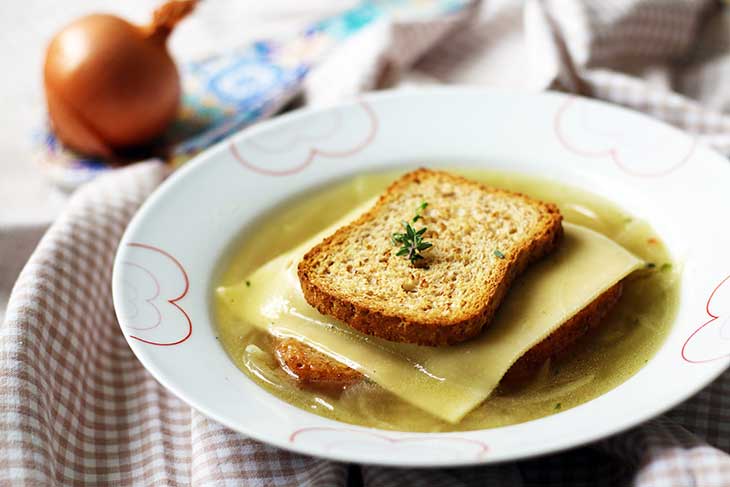 vegan french onion soup supa de ceapa frantuzeasca vegana